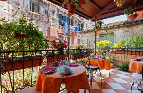 Castello Villa | Ca' Del Cinema