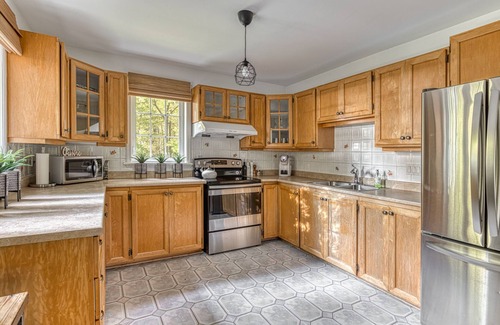 Saint-Laurent-de-l'ile d'Orleans House | Chalet bord de l'eau avec plage à deux pas de la ville Québec!