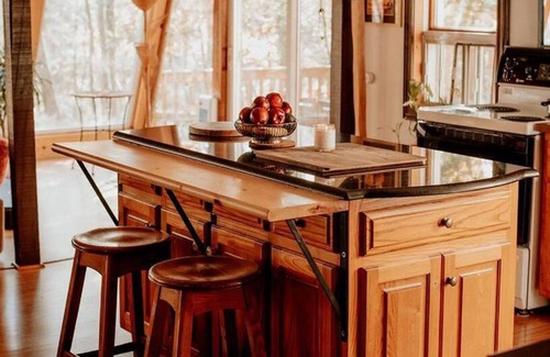 Saint-Laurent-de-l'ile d'Orleans Ski Chalet | Le Chalet de la Fleuriste Île D'orléans