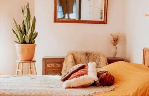 Saint-Laurent-de-l'ile d'Orleans Ski Chalet | Le Chalet de la Fleuriste Île D'orléans