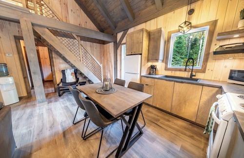 Sainte-Euphemie-sur-Riviere-du-Sud Ski Chalet | Spa and Nature - Chalet des Pins Rouge