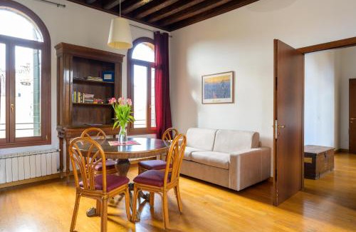 Dorsoduro Apartment | Ca' San Trovaso