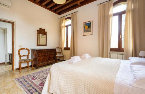 Dorsoduro Apartment | Ca' San Trovaso