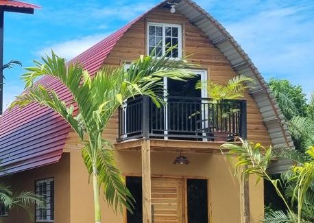 Tela House | Cabaña Bungalow