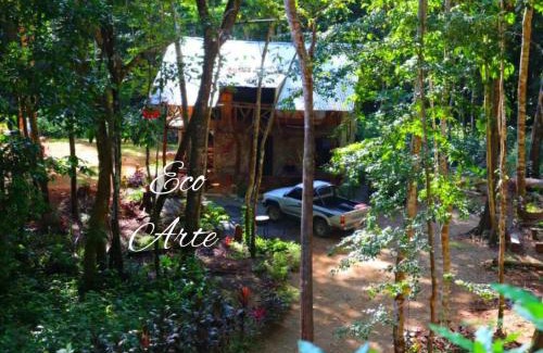 Ballena House | Cabaña Eco-Arte