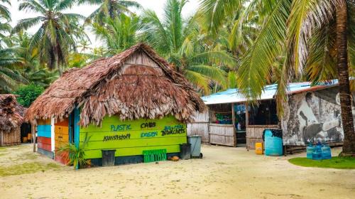 Carti Tupile House | Cabaña Romantica frente al mar de isla Chichime Guna Yala