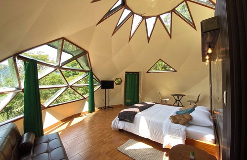 Mindo Bed & Breakfast | Cabañas Armonía y Jardín de Orquideas