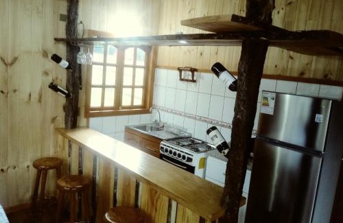 Pucon House | Cabañas Los Canelos Pucon, Hermosa Granja de 20 hectaréas a orillas del Río Liucura