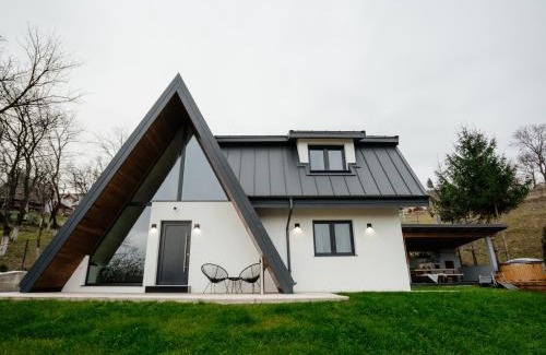 Borsa Ski Chalet | Cabana A-Frame NorthLand