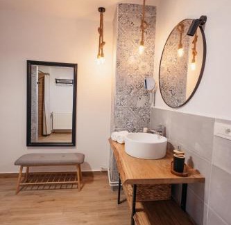 Recea House | Cabana Rapsodia