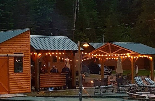 Sioux Narrows Nestor Falls Cabin | Cabin 3 Lakeview, Pet Friendly, Shared Sauna-Hot Tub, Patio on the lake