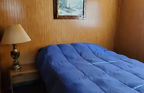 Gould City House | Cabin 11-The Fox Den at Sunset Pines Resort