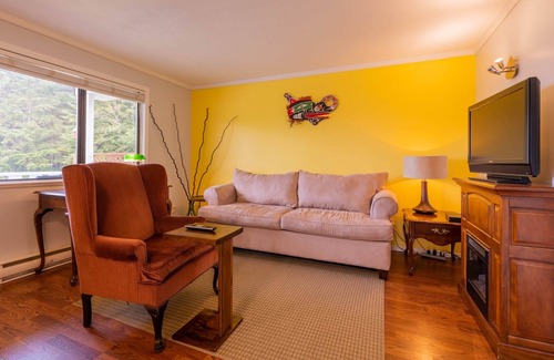 Alert Bay Cabin | {Cabin 13} The Cabins at Alert Bay