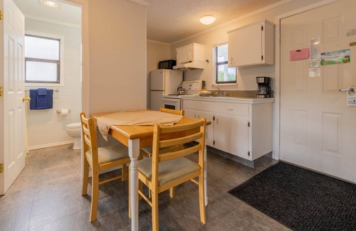 Alert Bay Cabin | {Cabin 13} The Cabins at Alert Bay