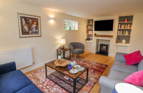 Clifford Chambers Cottage | Cabin ∙ 2 bedrooms ∙ 4 guests