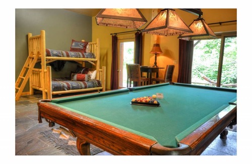 Almond Cabin | Cabin ∙ 2 bedrooms ∙ 13 guests