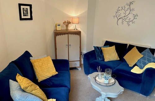 Buxton Cottage | Cabin ∙ 2 bedrooms ∙ 4 guests