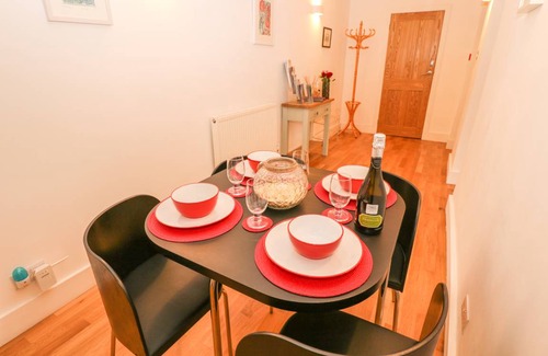 Buxton Cottage | Cabin ∙ 2 bedrooms ∙ 4 guests