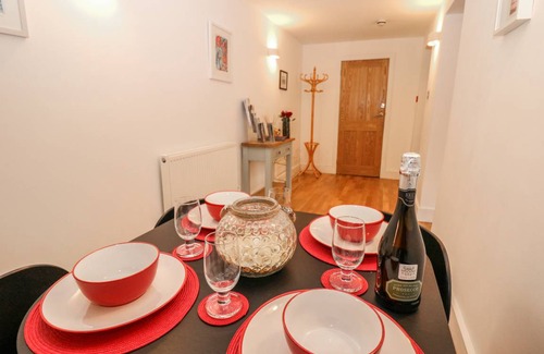 Buxton Cottage | Cabin ∙ 2 bedrooms ∙ 4 guests