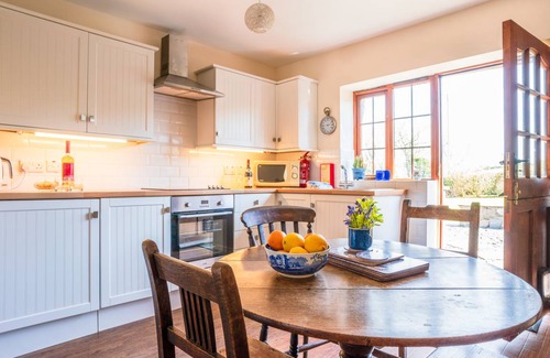 Llanengan Cottage | Cabin ∙ 2 bedrooms ∙ 4 guests
