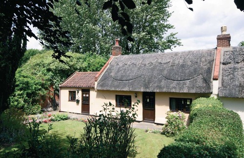 Catfield Cottage | Cabin ∙ 2 bedrooms ∙ 4 guests