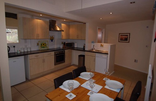 Broadwindsor Cottage | Cabin ∙ 2 bedrooms ∙ 4 guests