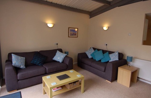 Broadwindsor Cottage | Cabin ∙ 2 bedrooms ∙ 4 guests