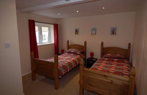 Broadwindsor Cottage | Cabin ∙ 2 bedrooms ∙ 4 guests