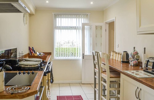 Bamburgh Cottage | Cabin ∙ 2 bedrooms ∙ 5 guests