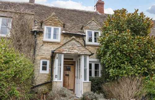 Rendcomb Cottage | Cabin ∙ 2 bedrooms ∙ 2 guests