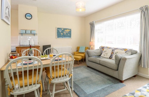 Mundesley Cottage | Cabin ∙ 2 bedrooms ∙ 4 guests
