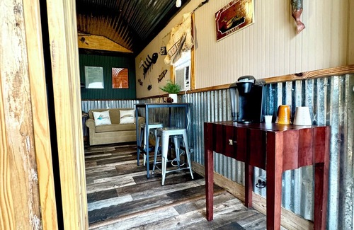 Elmo Cabin | Cabin 2 - Cozy Lake View Retreat with Free Fishing, Marina Access, Free Fishing