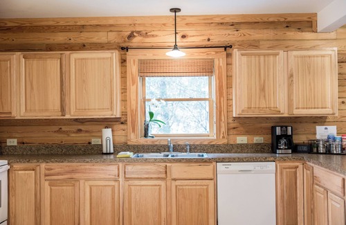 Lexington Cabin | Cabin 25 - Spacious 6-bedroom private home minutes from downtown Lexington