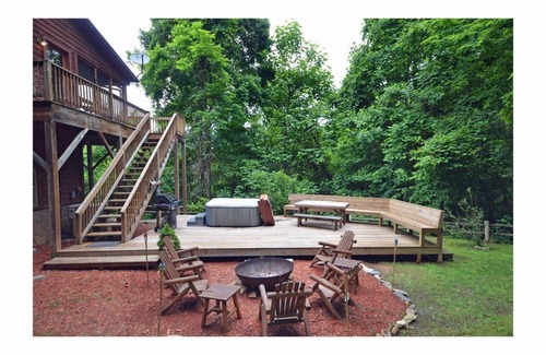 Almond Cabin | Cabin ∙ 3 bedrooms ∙ 13 guests