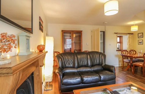 Cullen Cottage | Cabin ∙ 3 bedrooms ∙ 4 guests