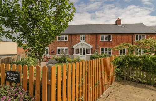 Hadleigh Cottage | Cabin ∙ 3 bedrooms ∙ 6 guests