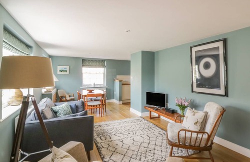 Hadleigh Cottage | Cabin ∙ 3 bedrooms ∙ 6 guests