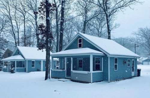 Higgins Lake House | CABIN #3 WITH LAKE VIEW AT HIGGINS LAKE - TRUE NORTH CABIN RENTALS