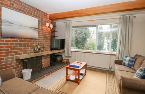 Horning Cottage | Cabin ∙ 4 bedrooms ∙ 6 guests