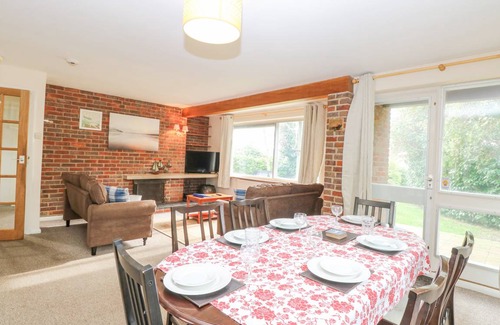 Horning Cottage | Cabin ∙ 4 bedrooms ∙ 6 guests