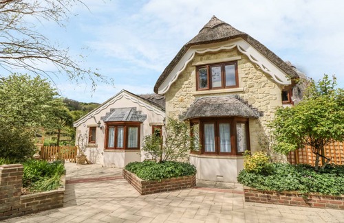 Shanklin Cottage | Cabin ∙ 4 bedrooms ∙ 8 guests
