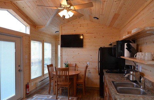 Christopher Creek Cabin | Cabin #6 is a 2 bedroom, 1 & 1/2 bath, 2-flat screen tv's. Overlooks the creek.