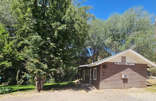 Glenwood Springs Cabin | Cabin 9 Cozy rustic w/Kitchen
