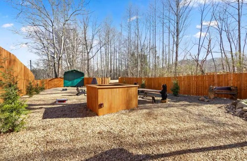 Rocky Grove Cabin | Cabin Apt 20min to Gatlinburg across from Ntl Park GameRoom+FirePit+Pet Friendly