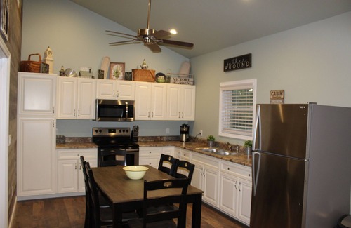 Saint Patrick Cabin | Cabin at Oak Hollow Campground - Located between St Patrick and Lake of the Oaks