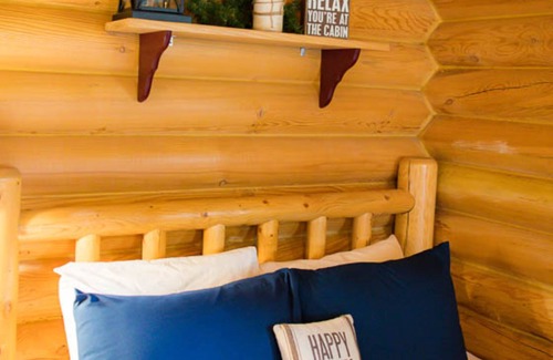 Thayne Cabin | Cabin Creek Inn - Standard Double Queen Cabin