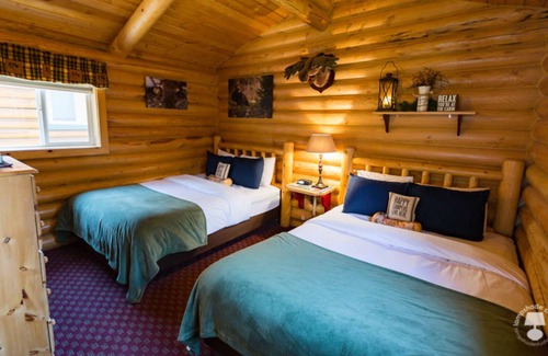 Thayne Cabin | Cabin Creek Inn - Standard Double Queen Cabin