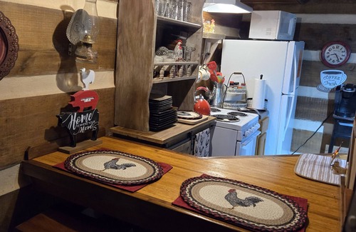 Dandridge Cabin | "Cabin for Two" Smoky Mtn Tourist Area/Pool/Fire Pitn