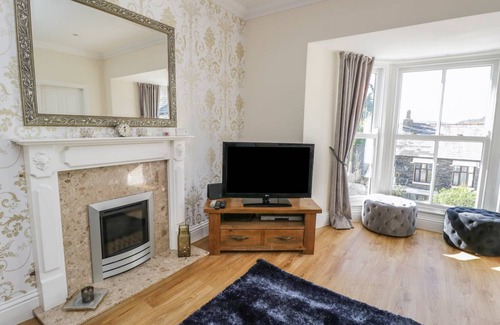 Bowness-on-Windermere Cottage | Cabin ∙ 3 bedrooms ∙ 6 guests