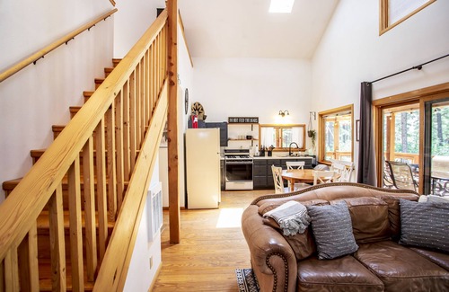 Chama Cabin | Cabin In The Pines - Walk to Sargents Wildlife Area